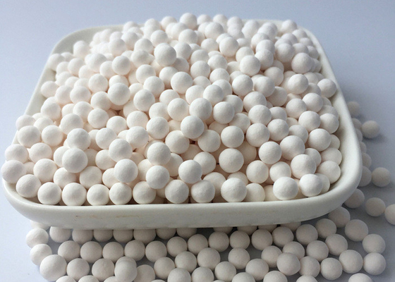 Hoge oxidatiebestandheid Wit geactiveerde aluminiumbollen 0,68 - 0,72 G/cm3