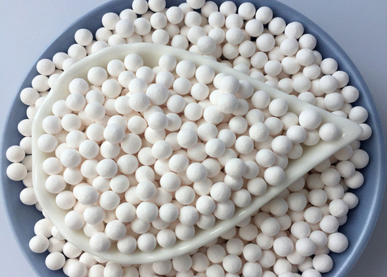 Industriële Aangepaste Geactiveerde Alumina Ballen met Lage Bulkdichtheid